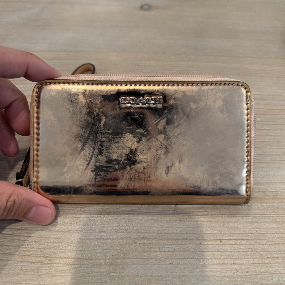 Coach Women Gold Metalic Leather Wristlet Wallet Card Bill Holder Round Zip